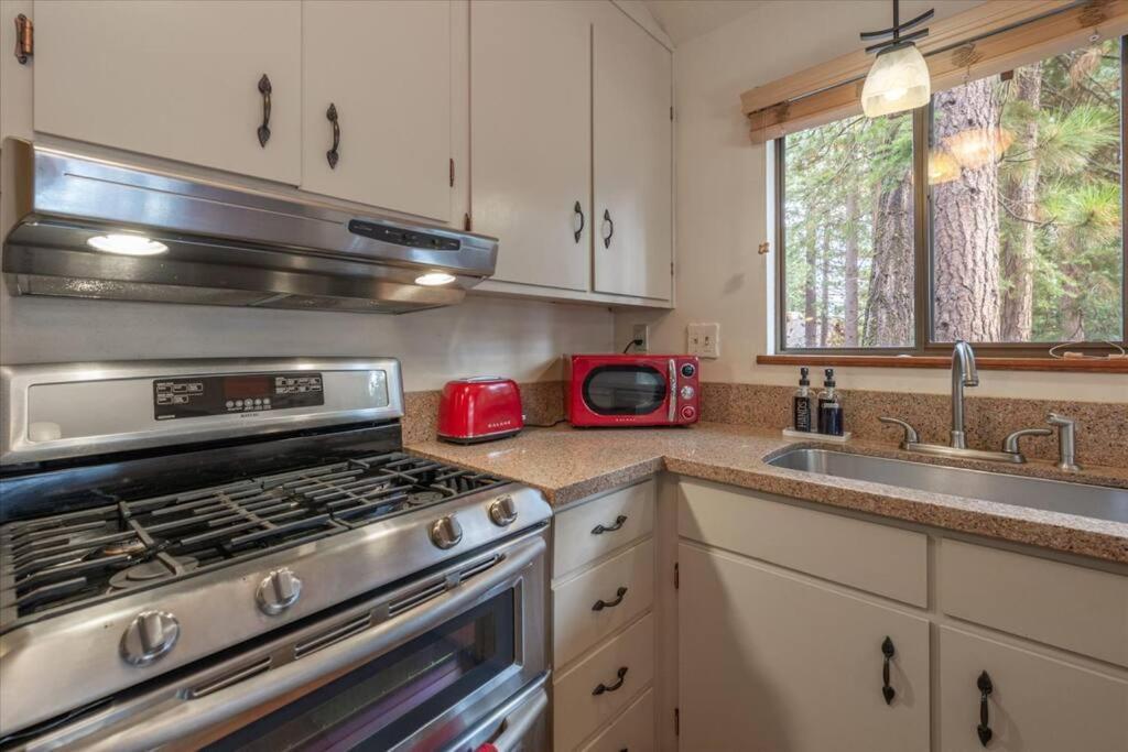 Cozy Pet-Friendly Cabin W Fenced-In Yard Close To Slopes Beach Town Carnelian Bay 外观 照片