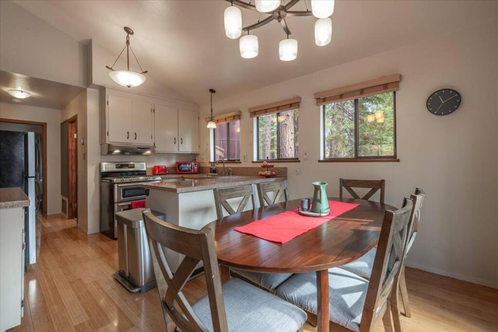 Cozy Pet-Friendly Cabin W Fenced-In Yard Close To Slopes Beach Town Carnelian Bay 外观 照片