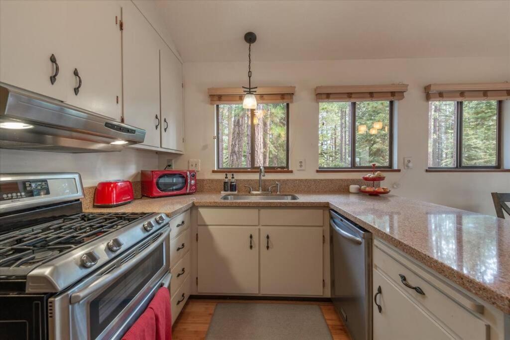 Cozy Pet-Friendly Cabin W Fenced-In Yard Close To Slopes Beach Town Carnelian Bay 外观 照片